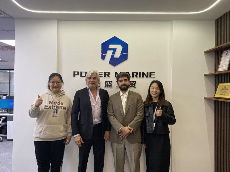 미국에서 온 Mr. Manny가 ANDY MARINE에 오신 것을 환영합니다.